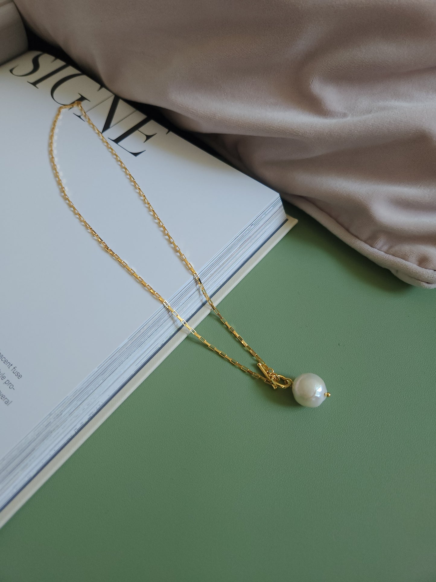 Luna Pearl Necklace